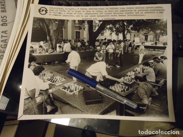 Alte Fotografie: fotografia cadiz 1988 semana deportes para ciegos - partidas de ajedrez simultaneas. equipo nacional