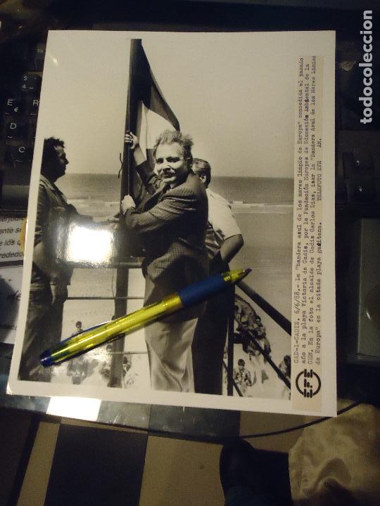 Alte Fotografie: fotografia cadiz 1988 conceden bandera azul playa victoria mares limpios  europa alcalde carlos diaz