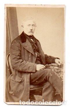 Antique Photography: ANTIGUA FOTOGRAFIA ,ALBUMINA,HOMBRE SENTADO,PHOTOGRAPHIE PARISIENNE,10 X 6 CM.