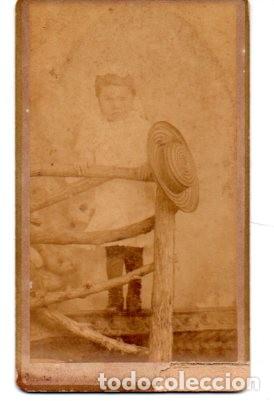 Photographie ancienne: ANTIGUA FOTOGRAFIA ,ALBUMINA ,NI&Ntilde;A CON SOMBRERO,11 X 7 CM.