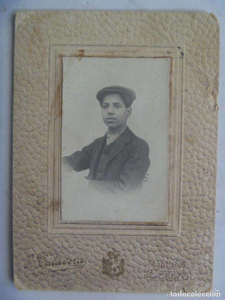 Alte Fotografie: BONITO RETRATO DE MUCHACHO CON CHALECO Y GORRA . DE TALAVERA, UBEDA.