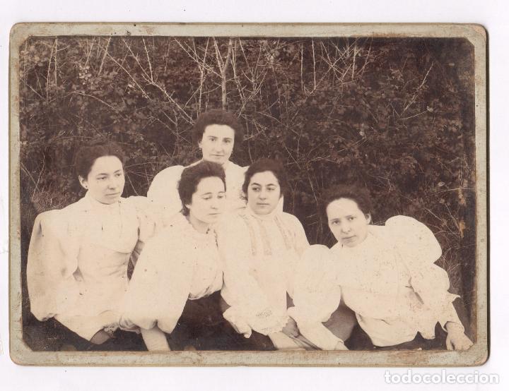 Antique Photography: RETRATO DE GRUPO CON CONCHA LLOBERA, FAMILIA ESTRADA-BADIA, 1890'S. 13,5X18 CM.