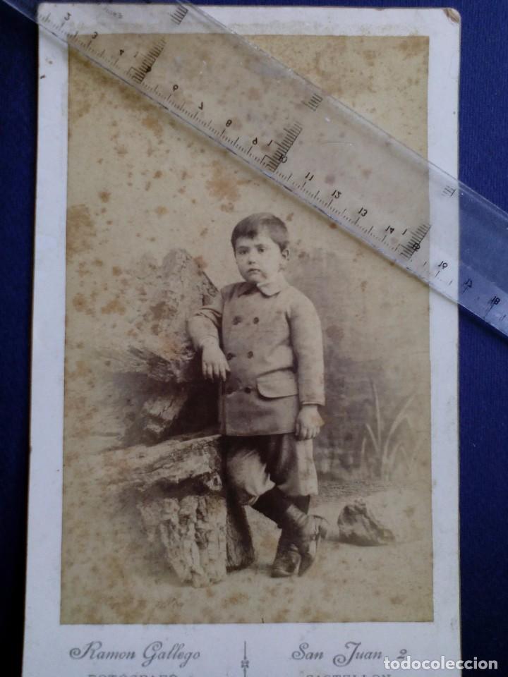 Antique Photography: antigua foto de estudio - ni&ntilde;o - fotografo Ramon gallego - carton duro - castellon - 21 x 13,50 c.m.