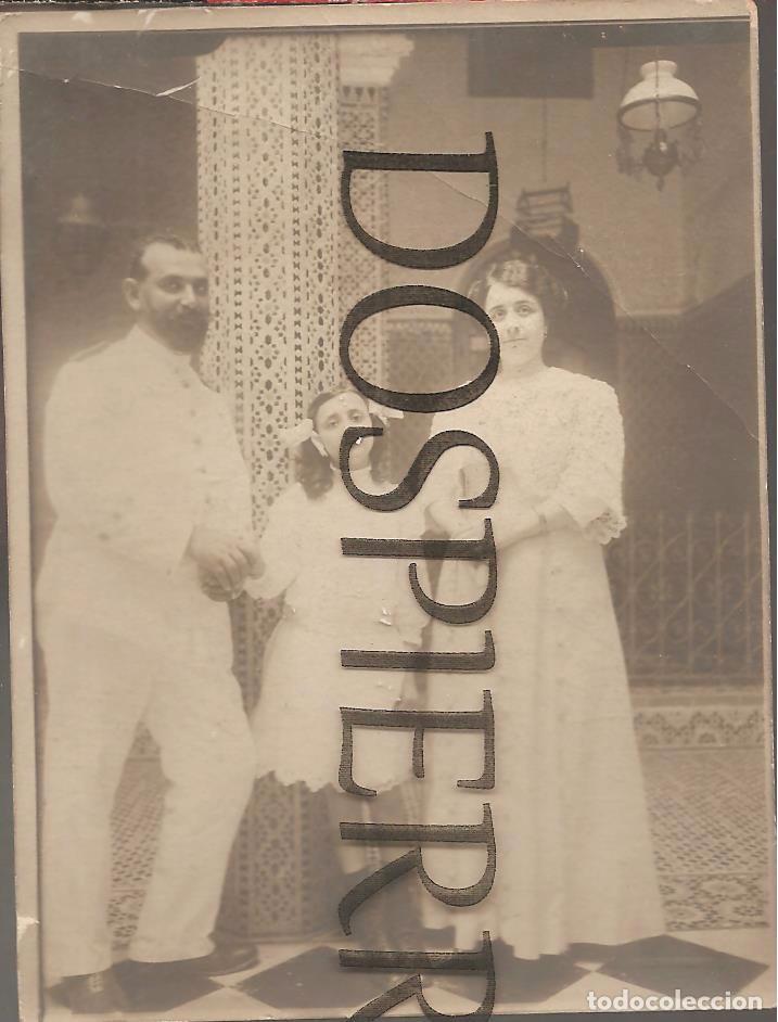 Fotograf&iacute;a antigua: ANTIGUA FOTO, FOTO FAMILIAR CON TRAJE DE GALA, SIN FECHA