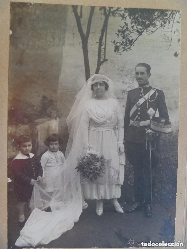 Fotograf&iacute;a antigua: FOTO BODA OFICIAL VETERINARIA MILITAR, CABALLERIA , CON ROS Y SABLE . DE MONTILLA , CORDOBA