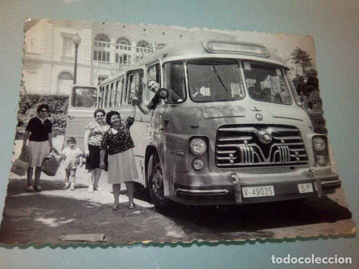 Fotograf&iacute;a antigua: Antigua foto autobus pegaso a&ntilde;os 60