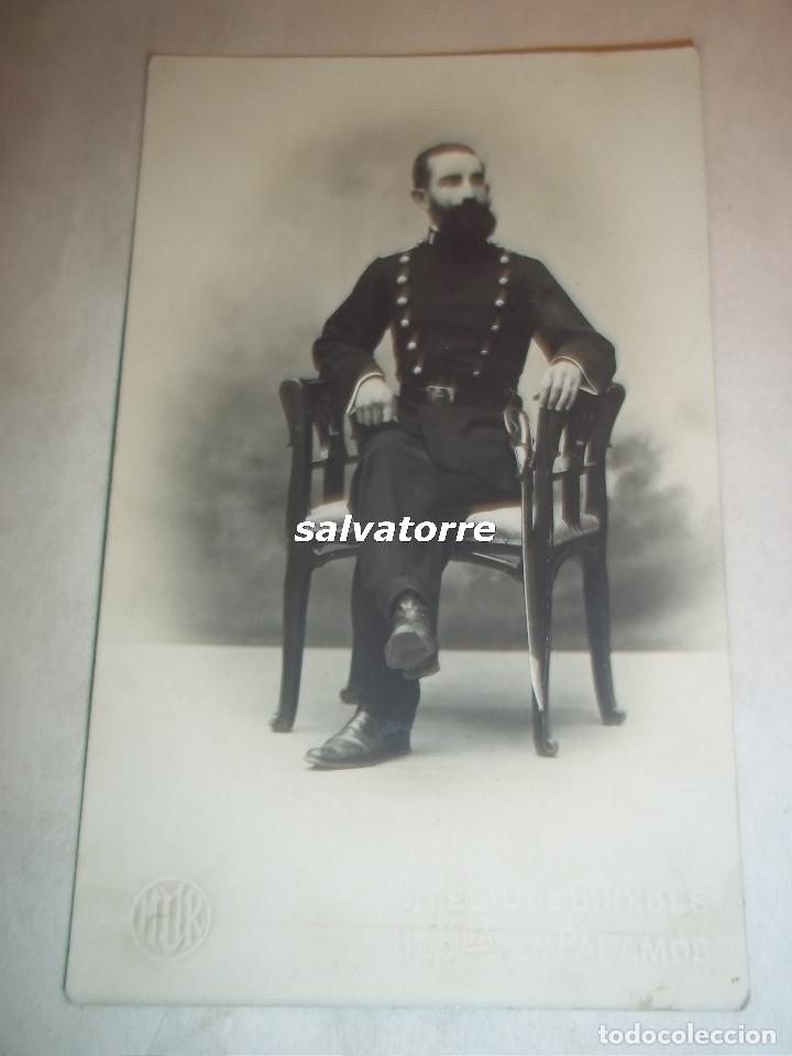 Fotograf&iacute;a antigua: FOTOGRAFIA ANTIGUA.POSTAL. MUR.SAN FELIU DE GUIXOLS.SUCURSAL EN PALAMOS.MILITAR CON SABLE.