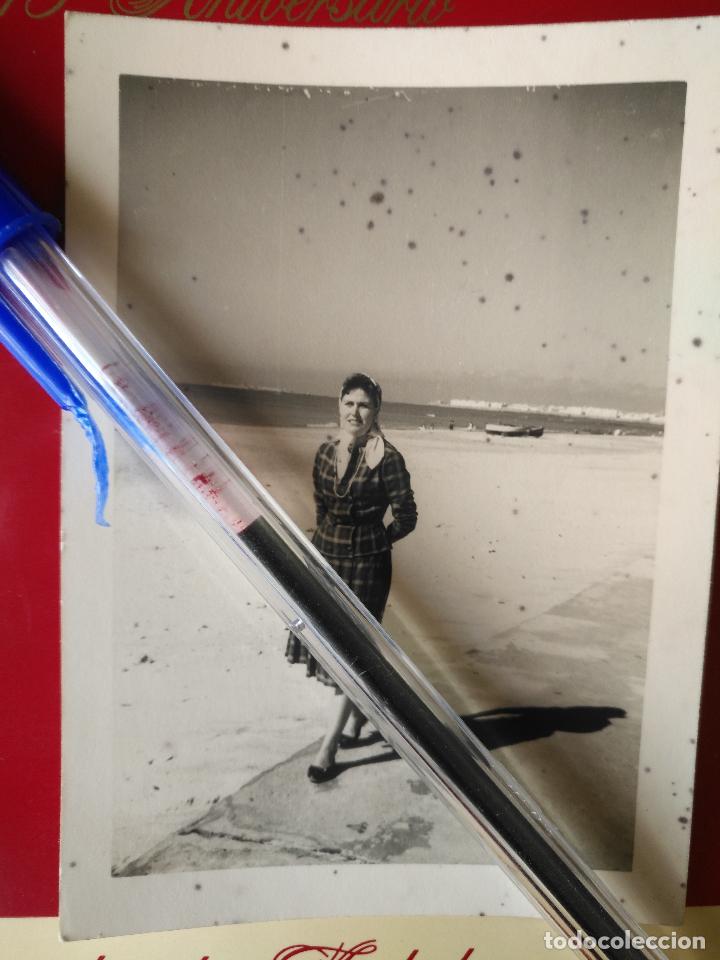 Fotografia antica: ANTIGUA FOTOGRAFIA CIUDAD DE CADIZ PLAYA  - SELLO MALET - 10,5X7,5 CM