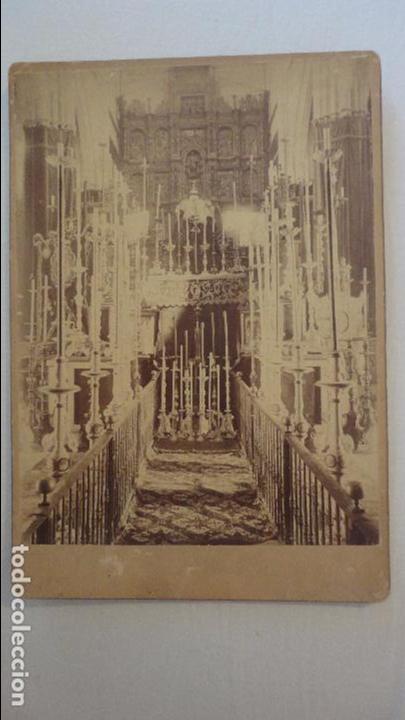 Fotograf&iacute;a antigua: ANTIGUA FOTOGRAFIA.INTERIOR.ALTAR.IGLESIA PRIORAL DE SANTA MARIA.CARMONA.SEVILLA SIGLO XIX