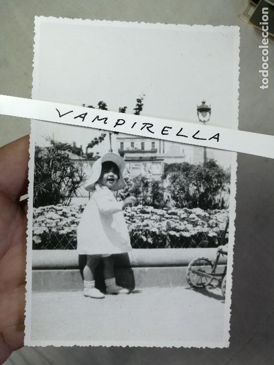 Antique Photography: FOTOGRAFIA ARTISTICO FAMILIAR POSADO NI&Ntilde;A EXTERIOR TARJETA POSTAL..SIN MARCAJE FOTOGRAFO