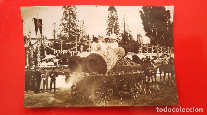 Fotografia antiga: GEMELOS QUE TOMARON PARTE EN LA BATALLA DE FLORES DEL RETIRO A&Ntilde;O 1906 ALBUMINA