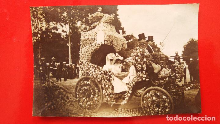 Fotografia antiga: ALBUMINA CARROZA 4&ordm; PREMIO DE LA BATALLA DE FLORES DEL RETIRO A&Ntilde;O 1906
