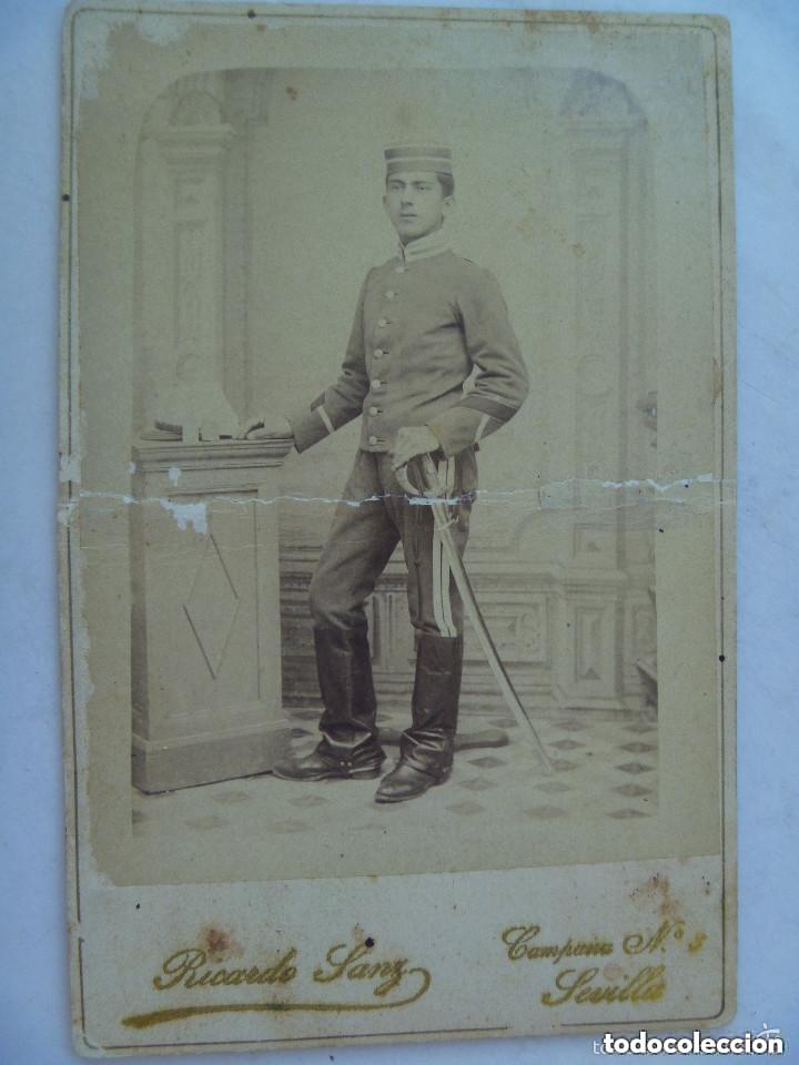 Antique Photography: FOTO ESTUDIO CABO DE CABALLERIA CON SABLE Y QUEPIS CON FUNDA BLANCA , SIGLO XIX. DE SANZ, SEVILLA.