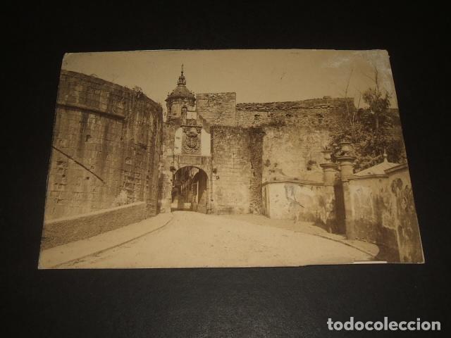 Fotograf&iacute;a antigua: FUENTERRABIA GUIPUZCOA ENTRADA ALBUMINA HACIA 1890