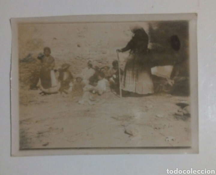 Fotograf&iacute;a antigua: Retrato en la calle S XIX