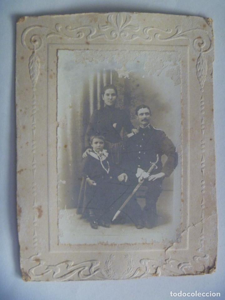 Fotograf&iacute;a antigua: FOTO DE ESTUDIO DE GUARDIA CIVIL CON SABLE, CON FAMILIA, SIGLO XIX. DE WANCESLAO ESCUDERO, MADRID