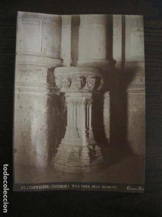 Antique Photography: ALBUMINA ORIGINAL-TARRAGONA-CATEDRAL-PILA AGUA BENDITA-85-TORRES FOT-VER FOTOS-(CARPB-16)