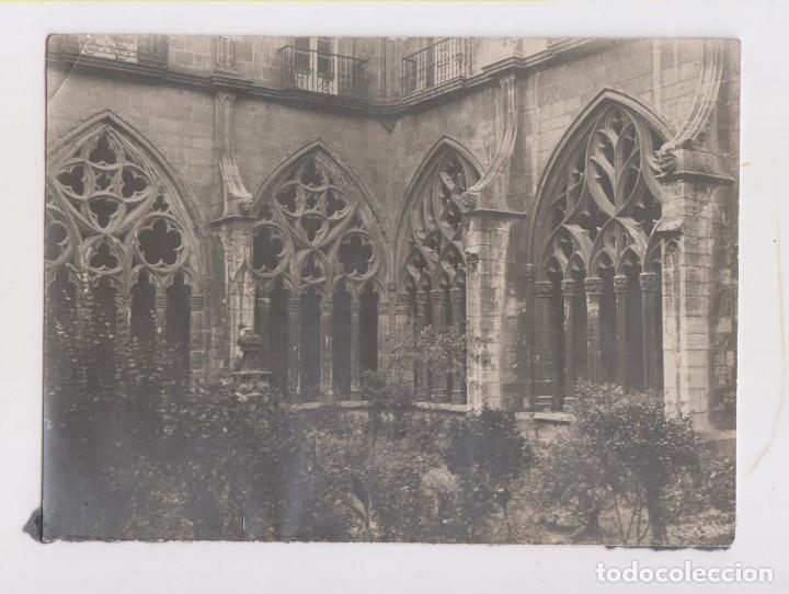 Antique Photography: FOTOGRAF&Iacute;A. LA CATEDRAL DE OVIEDO. DETALLE DEL CLAUSTRO. ASTURIAS