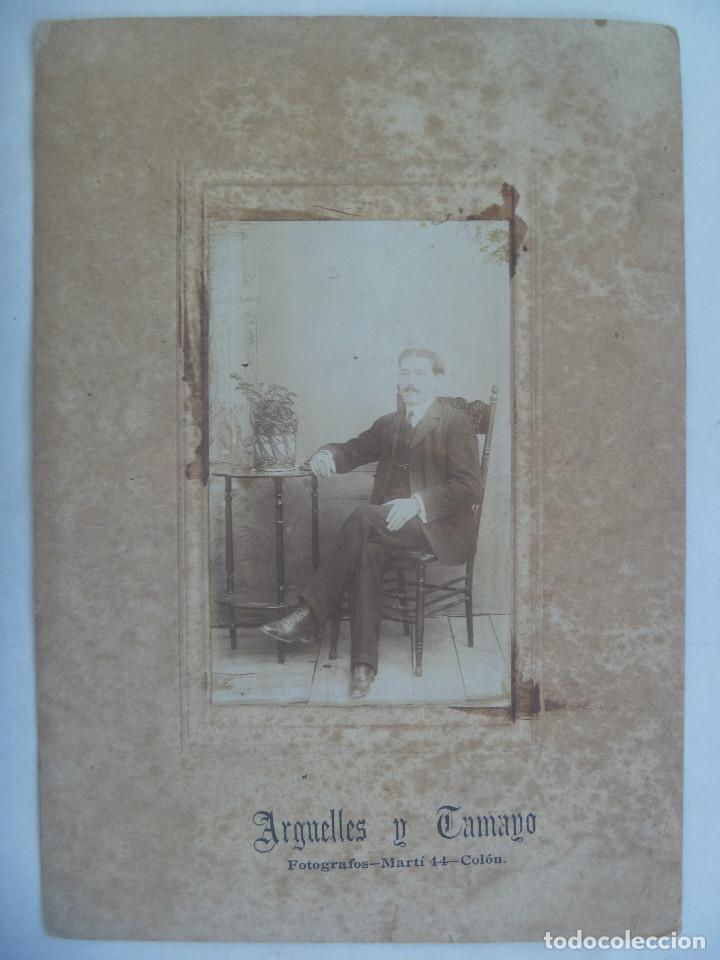 Fotograf&iacute;a antigua: FOTO ESTUDIO DE SE&Ntilde;OR SENTADO, SIGLO XIX . DE ARGUELLES Y TAMAYO , CUBA ? ...... 17,5 X 25,5 CM