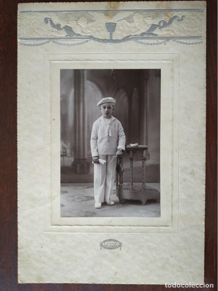 Fotografia antiga: Retrato de estudio Joven muchacho vestido con traje y gorra de marinero de color blanco a&ntilde;os 10-20&acute;s