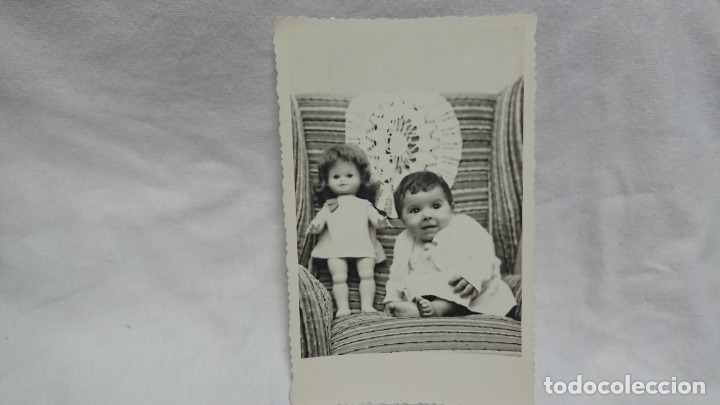 Antique Photography: ANTIGUA FOTOGRAF&Iacute;A NI&Ntilde;A CON MU&Ntilde;ECA DE &Eacute;POCA A&Ntilde;O 1968 FOTO FERMIN