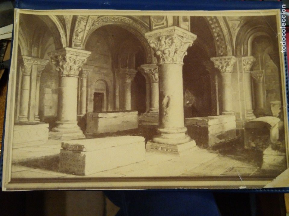 Fotograf&iacute;a antigua: Alb&uacute;mina fotograf&iacute;a. Pante&oacute;n de Reyes de San Isidoro de Le&oacute;n. No figura fot&oacute;grafo.