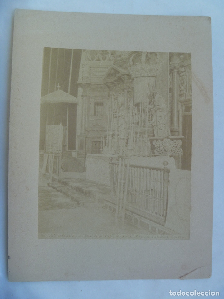Fotograf&iacute;a antigua: FOTO DE LA CATEDRAL DE SEVILLA: ALTAR EN EL TRASCORO OCTAVA DE LA PUREZA. SIGLO XIX .. 24 X 32 CM