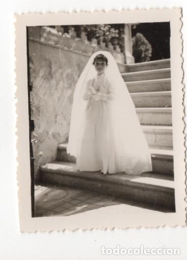 Fotograf&iacute;a antigua: LOTE DE 5 FOTOGRAFIAS, NI&Ntilde;AS VESTIDAS DE COMUNION, A&Ntilde;OS 30
