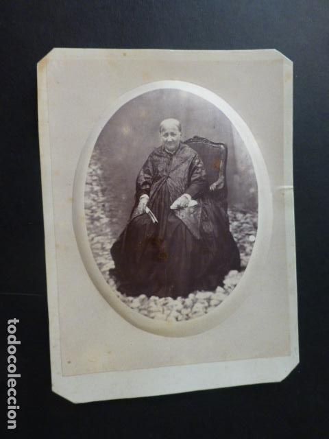 Fotografia antiga: RETRATO DE AGUSTINA BARQUER MARTINEZ 1880 ANTIGUA FOTOGRAFIA  10,5 X 14,3 CMTS