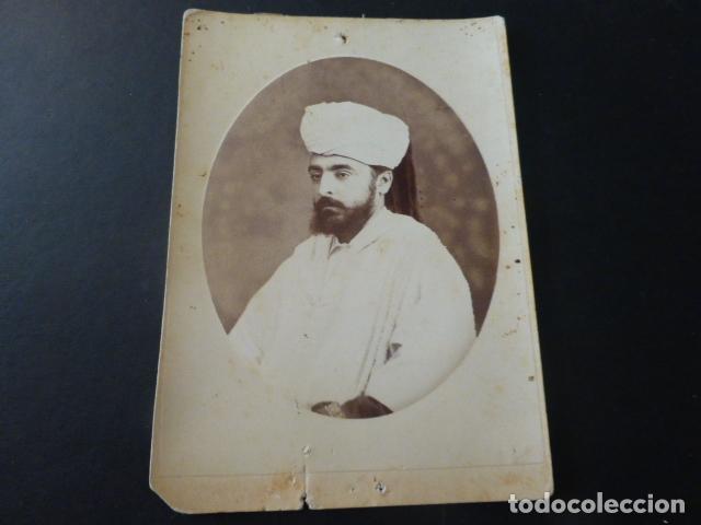 Fotografia antica: RETRATO DE HOMBRE VESTIDO A LA TURCA GUTIERREZ FOTOGRAFO FOTOGRAFIA ALBUMINA HACIA 1880 8 X 15 CMTS