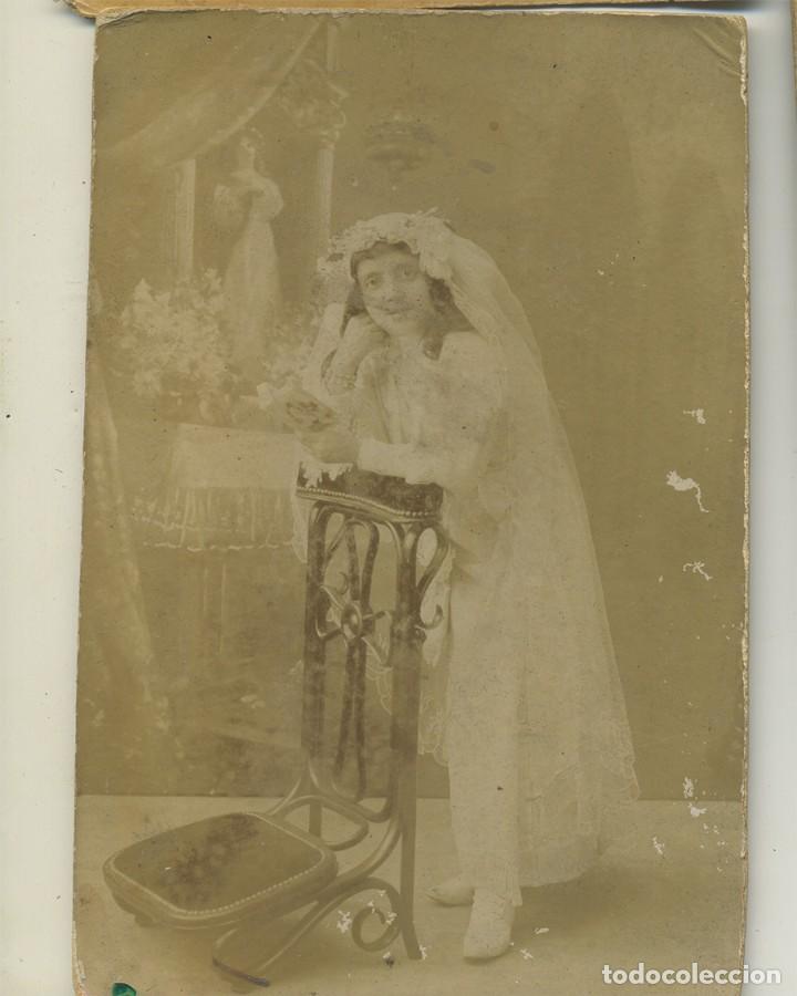 Antique Photography: ANTIGUA FOTOGRAF&Iacute;A ALB&Uacute;MINA NI&Ntilde;A COMUNI&Oacute;N EN RECLINATORIO A&Ntilde;OS 20 SIGLO XX