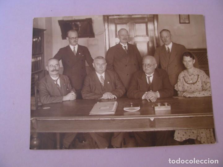 Antique Photography: ANTIGUA FOTOGRAF&Iacute;A. GRUPO DE UNA DAMA Y CABALLEROS. ALEMANIA. 1935.