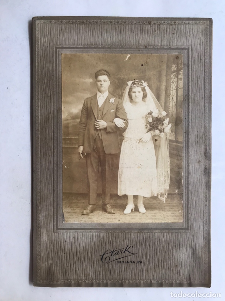 Alte Fotografie: INDIANA (Pensilvania) USA. Fotograf&iacute;a Antigua. Pareja de reci&eacute;n casados. RETRATO: CLARK (h.1920?)