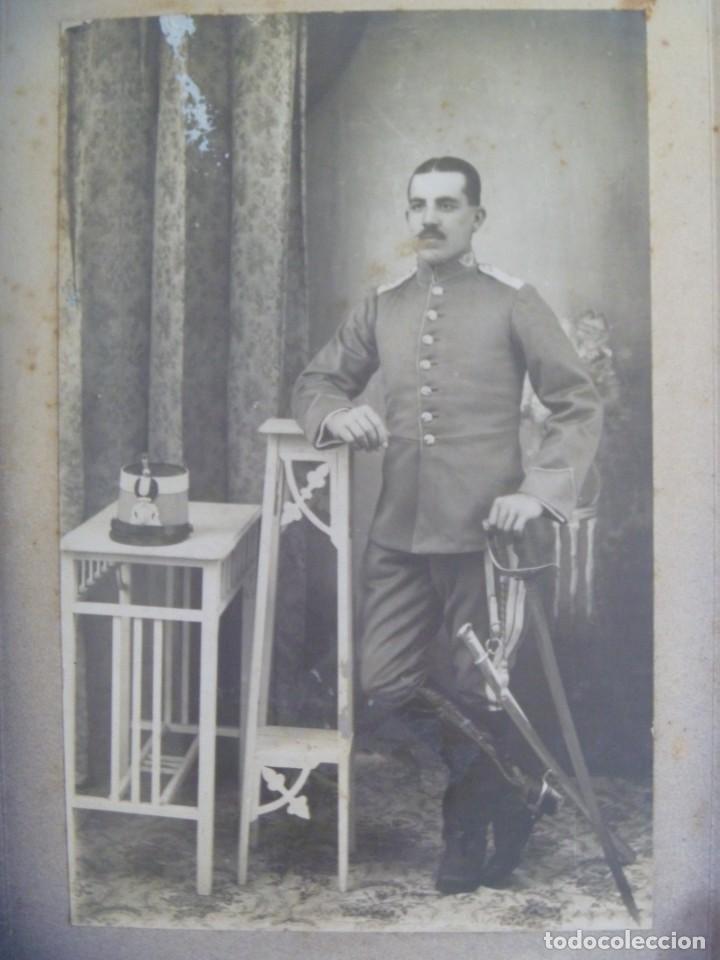 Fotograf&iacute;a antigua: FOTO DE ESTUDIO DE MILITAR DE CABALLERIA CON SABLE . PRINCIPIOS DE SIGLO
