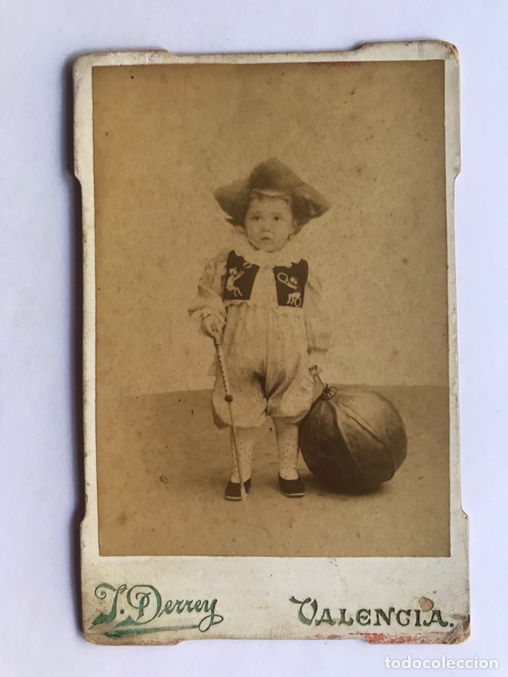 Antique Photography: JULIO DERREY, NI&Ntilde;OS fotograf&iacute;a antigua primera &eacute;poca. NI&Ntilde;O CON PELOTA (h.1880?)