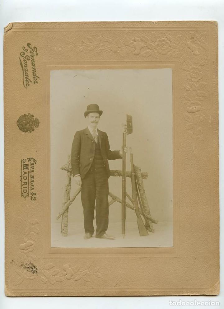 Antique Photography: Fotograf&iacute;a. Hombre con escopeta