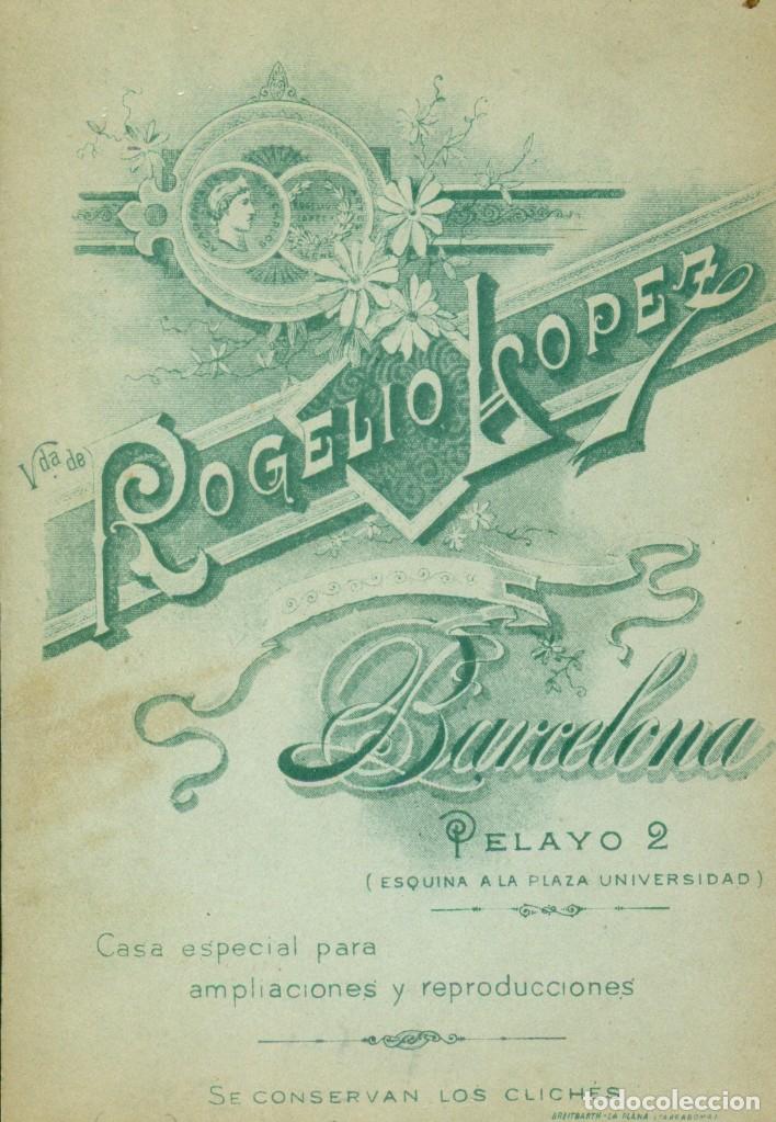 Fotografía antigua: CAPITAN DE INFANTERIA. CAZADORES DE BARCELONA 3. TAMAÑO CABINET. DEDICADA EN 1902. - Foto 2 - 229245015