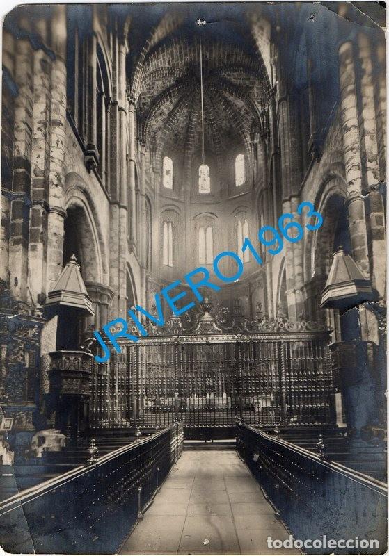 Fotografia antica: ANTIQUISIMA FOTOGRAFIA INTERIOR CATEDRAL DE AVILA, FOT, MAYORAL ENCINAR, 115X162MM
