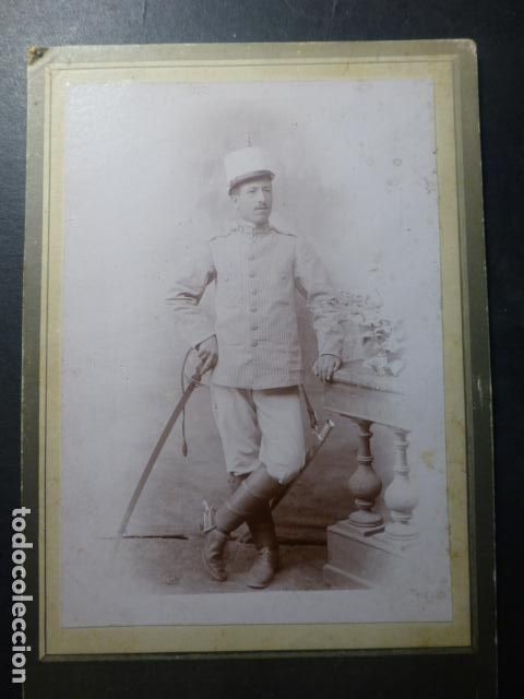 Fotografia antiga: RETRATO MILITAR CON SABLE ALBUMINA SIGLO XIX 16 X 10 CTMS