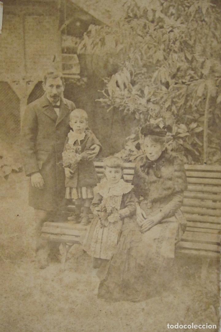 Antique Photography: ANTIGUO RETRATO FAMILIAR. IMAGEN 17 X 12 CM. SOPORTE 19 X 14 CM