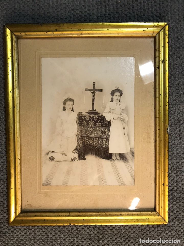 Antique Photography: FOTOGRAF&Iacute;A ANTIGUA CON MARCO. Las Hermanas Mercedes y Carmen... (h.1900?)