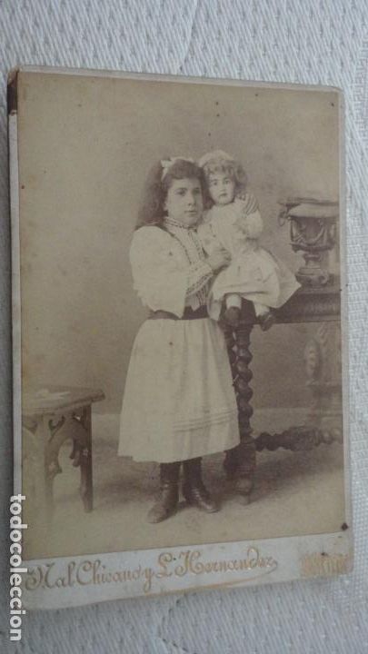 Fotografia antiga: ANTIGUA FOTOGRAFIA.NI&Ntilde;A CON MU&Ntilde;ECA.FOTO FRANCESA NAL.CHICANO Y HERNANDEZ.CADIZ.PPIOS DEL XX