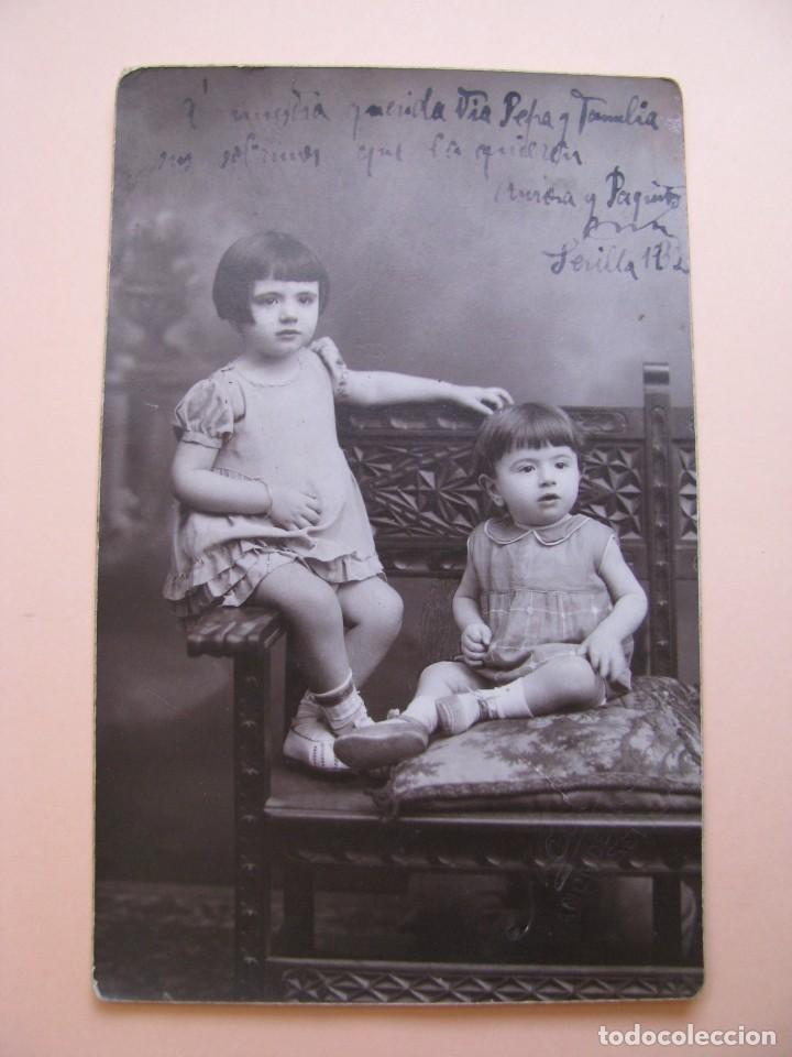 Fotografia antica: ANTIGUA FOTOGRAF&Iacute;A DE 2 NI&Ntilde;AS. FOTO NOVOA, SEVILLA. 1932. 13,5X8,5 CM.