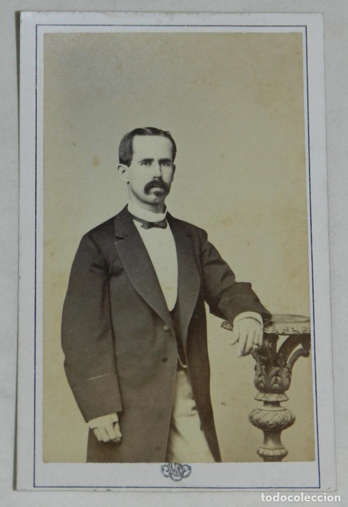 Alte Fotografie: FOTOGRAFIA ALBUMINA TIPO CDV DE MUJER SIGLO XIX, FOTOS.A. COHNER, HABANA, CUBA, MIDE 10 X 6,5 CMS.