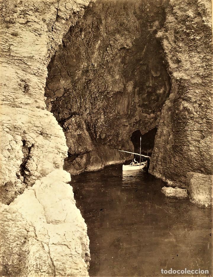 Fotograf&iacute;a antigua: LAS CAMBRAS DE LA ESCALA. JOSEP ESQUIROL. FOTO ALB&Uacute;MINA. ESPA&Ntilde;A. PRINCIPIOS SIGLO XX