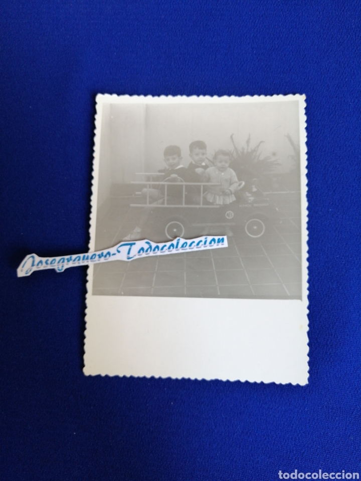 Fotograf&iacute;a antigua: FOTO NI&Ntilde;OS CAMI&Oacute;N DE BOMBEROS