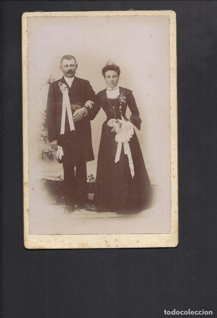 Fotograf&iacute;a antigua: Fotograf&iacute;a antigua. Foto boda. Matrimonio Siglo XIX. 17x 11.4 cm aprox.