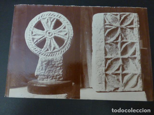 Fotografia antica: ESTELA DISCOIDAL Y RELIEVE POSIBLEMENTE DE EXTREMADURA FOTOGRAFIA ALBUMINA 13 X 18 CMTS