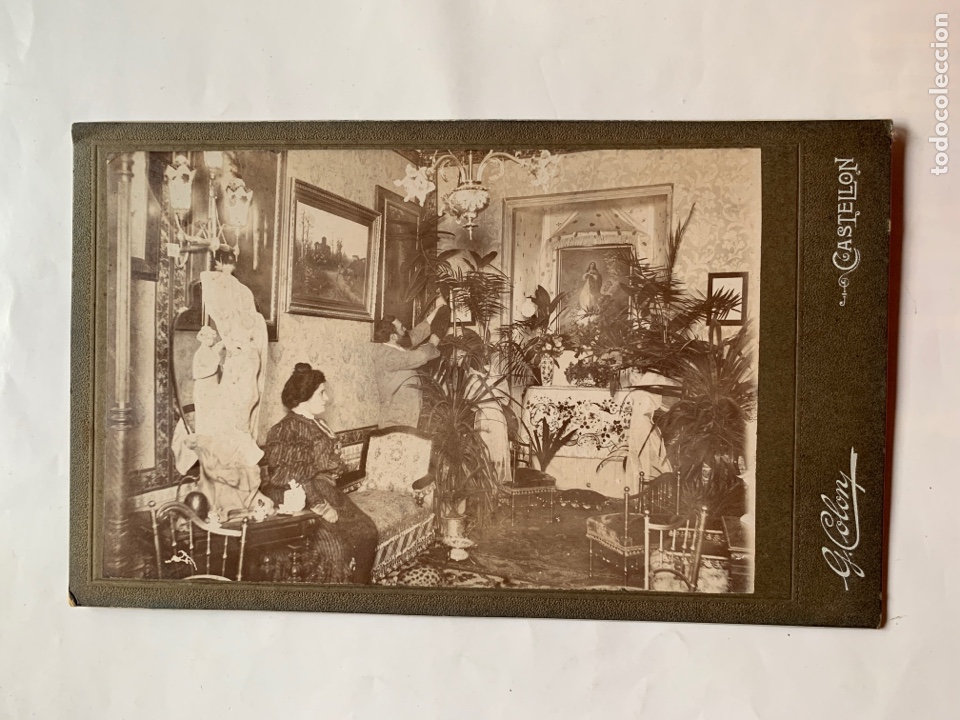Antique Photography: FOTO ALBUMINA. SAL&Oacute;N CON ORATORIO DE FAMILIA ACOMODADA. G. COLON, FOT&Oacute;GRAFO. CASTELL&Oacute;N.