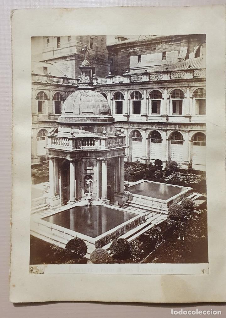 Fotografia antica: ALBUMINA TEMPLO PATIO DE LOS EVANGELISTAS S. LORENZO DEL ESCORIAL 9 X 12 ESTADO EL DE LA FOTO